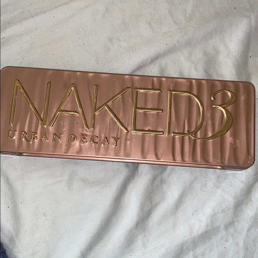 naked 3 eyeshadow pallet urban decay